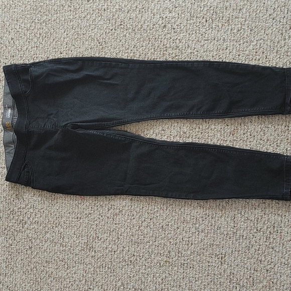 Bundle of Jeans - Picture 6 of 8